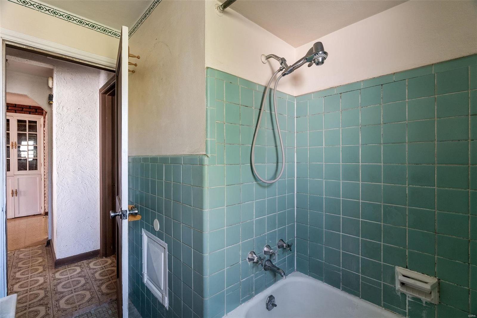 2470 Ackerman Avenue