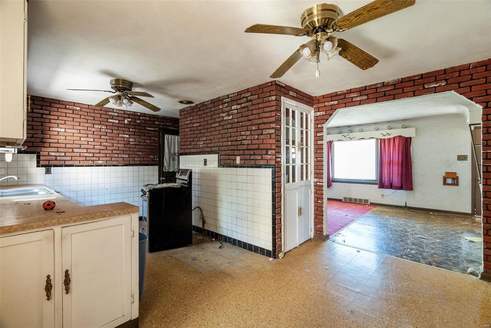 2470 Ackerman Avenue