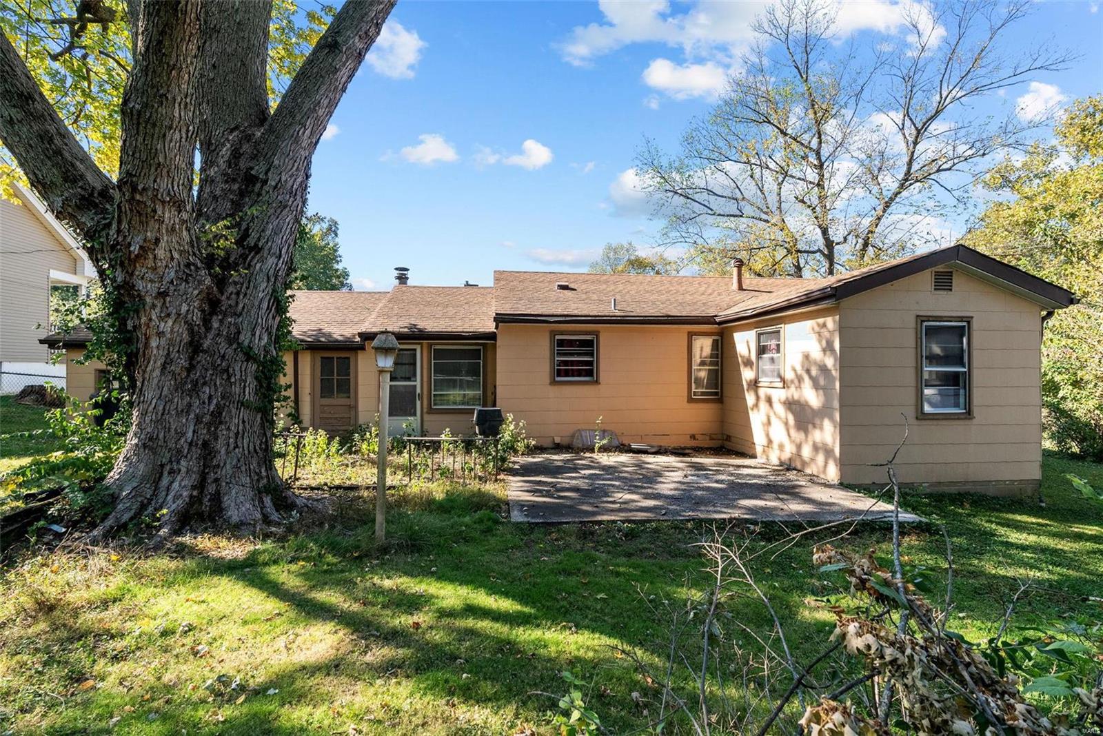 2470 Ackerman Avenue