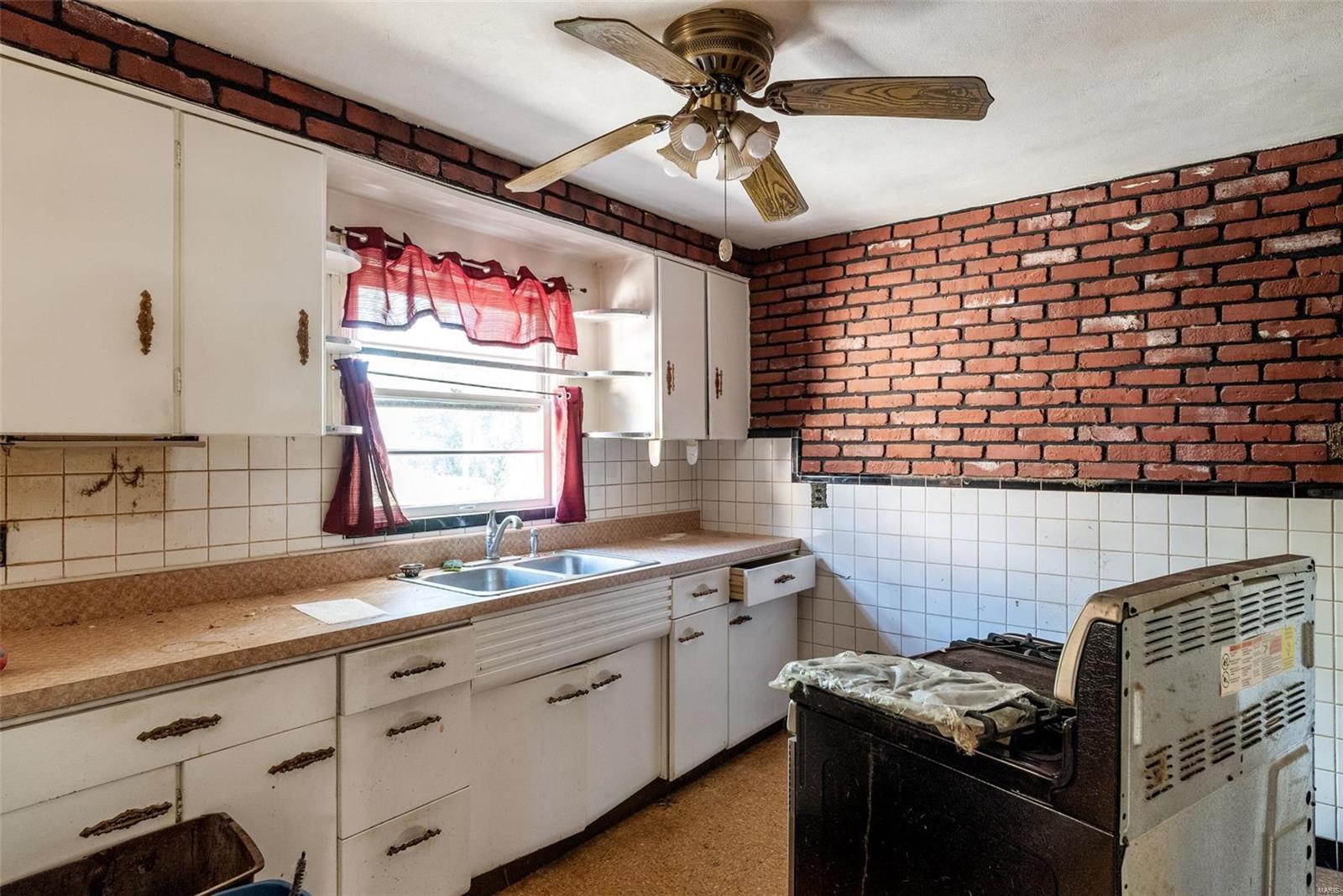 2470 Ackerman Avenue