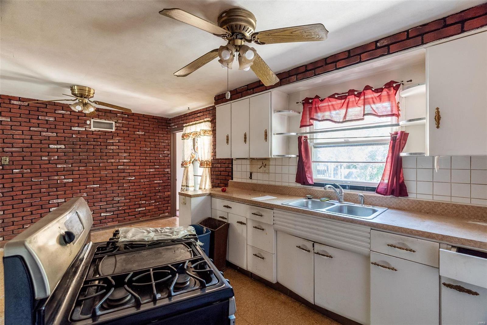 2470 Ackerman Avenue