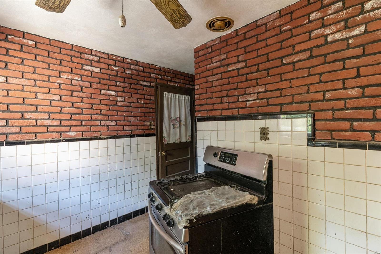 2470 Ackerman Avenue