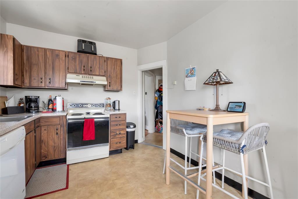 1410 Woodland Drive