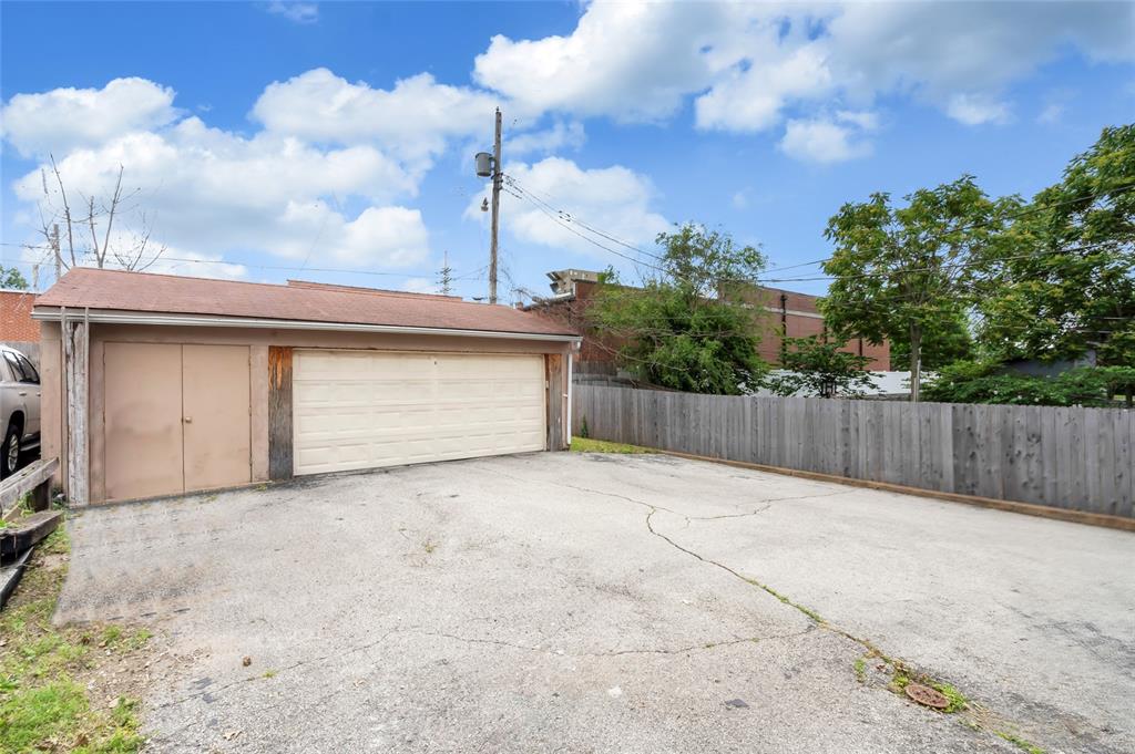 1410 Woodland Drive
