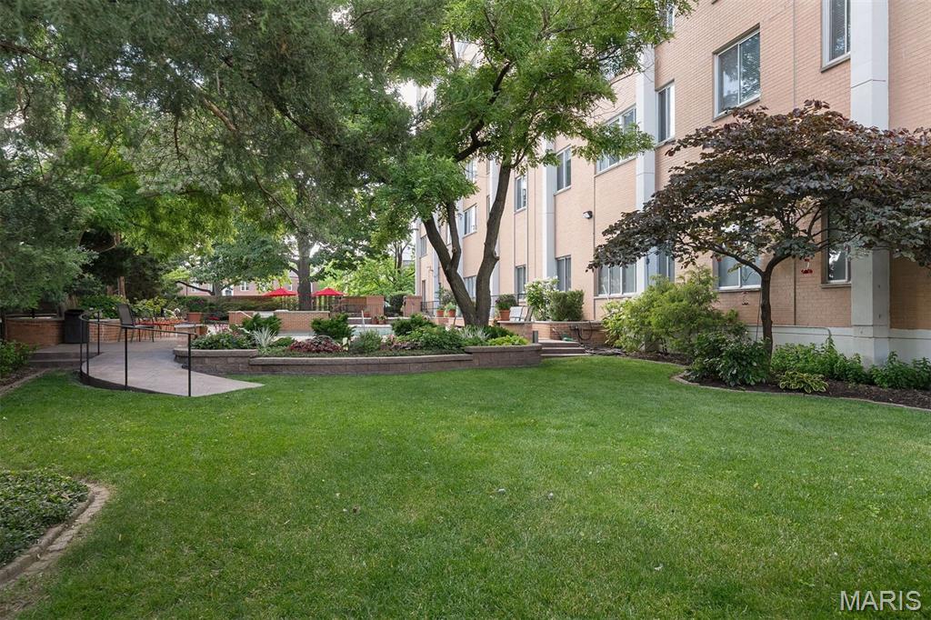 900 S Hanley Road Unit: 10B