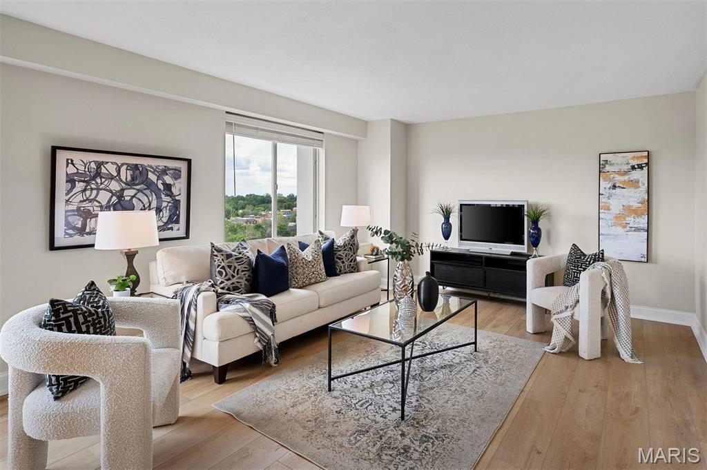 900 S Hanley Road Unit: 10B