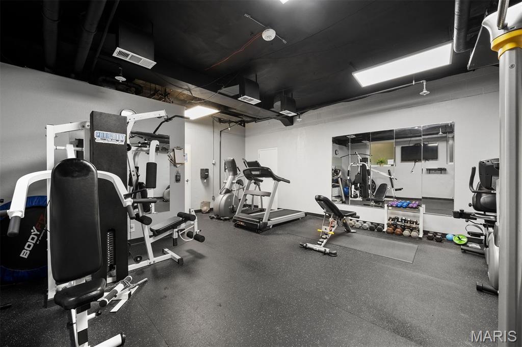 900 S Hanley Road Unit: 10B