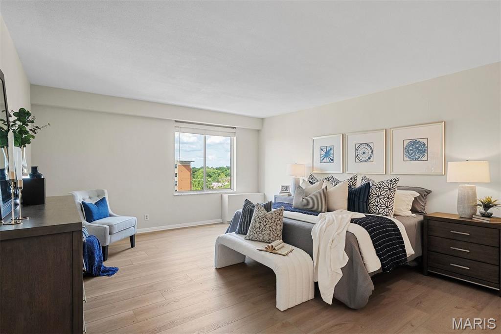 900 S Hanley Road Unit: 10B