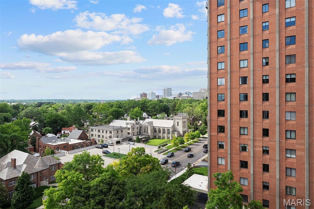 900 S Hanley Road Unit: 10B