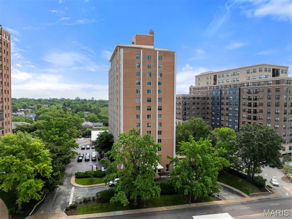 900 S Hanley Road Unit: 10B