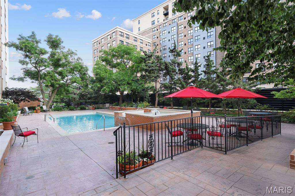 900 S Hanley Road Unit: 10B