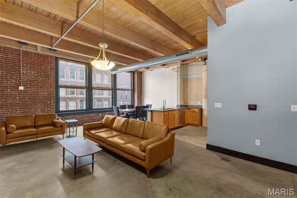 1113 Washington Avenue Unit: 403
