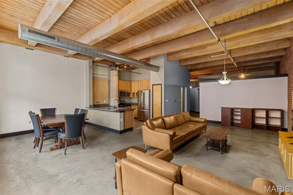 1113 Washington Avenue Unit: 403