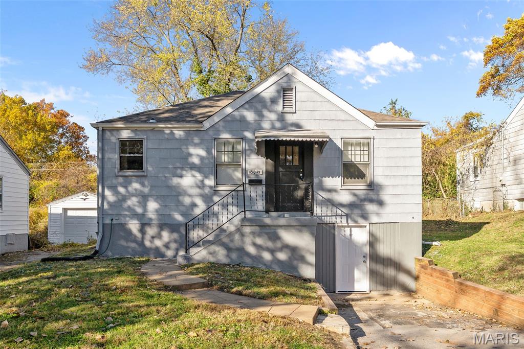 10045 Dorothy Avenue