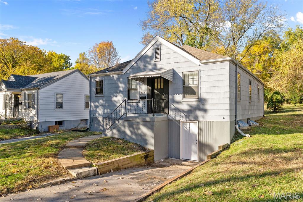 10045 Dorothy Avenue