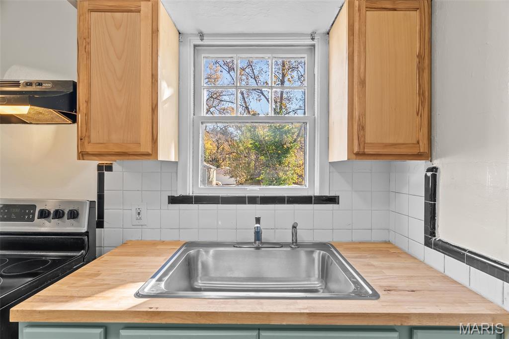 10045 Dorothy Avenue