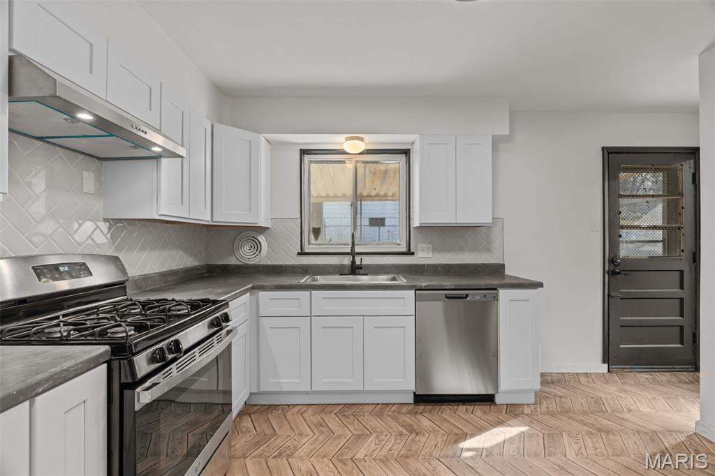 5544 Sapphire Avenue