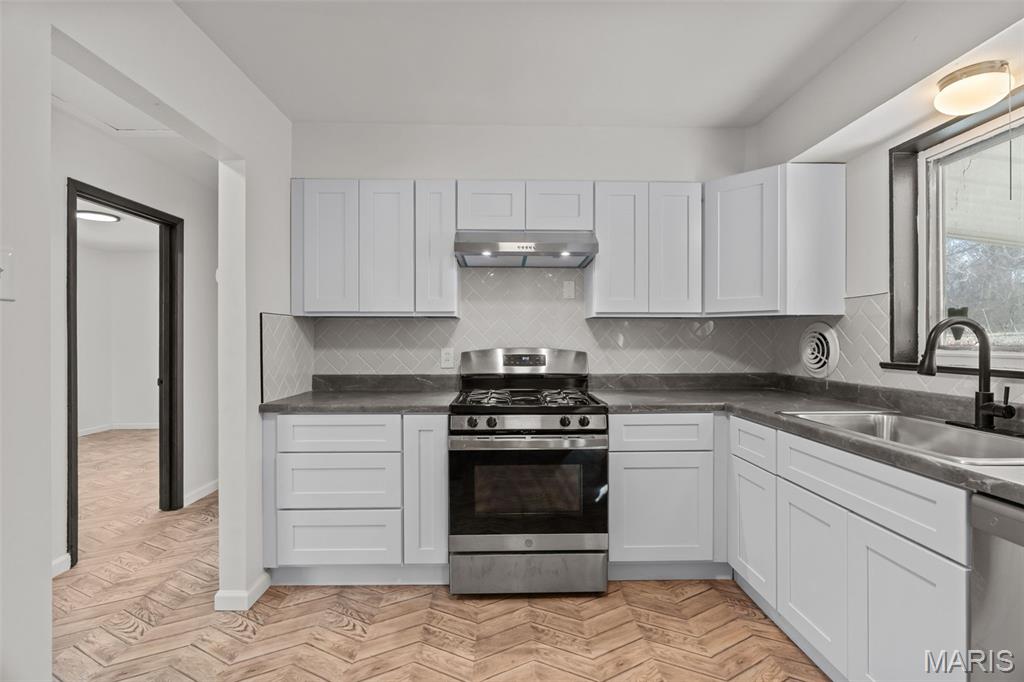 5544 Sapphire Avenue