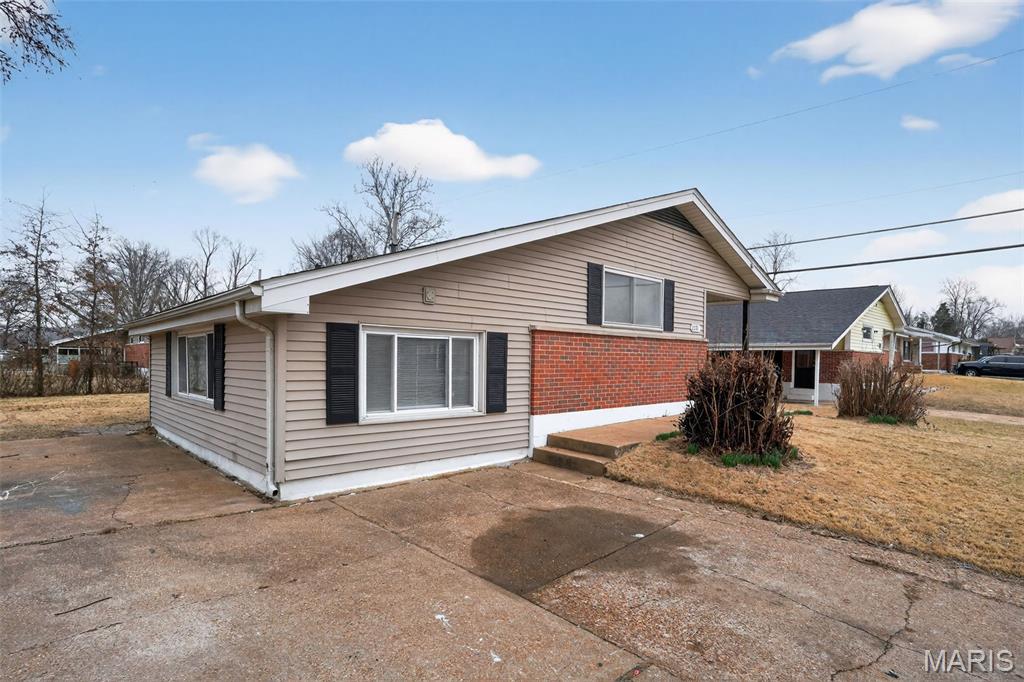 2201 Hollis Drive
