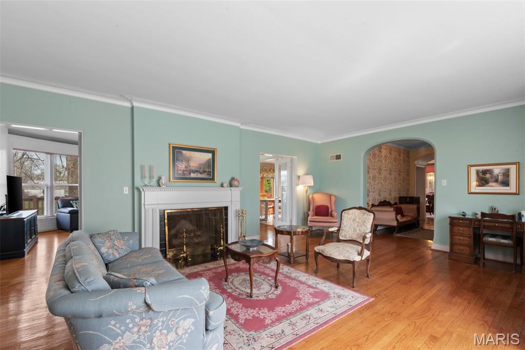 30 Fox Meadows