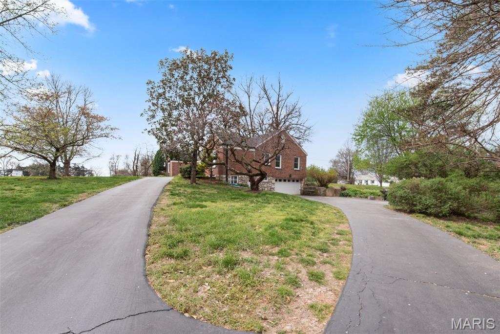 30 Fox Meadows