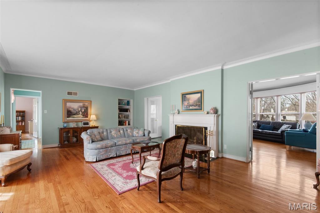 30 Fox Meadows