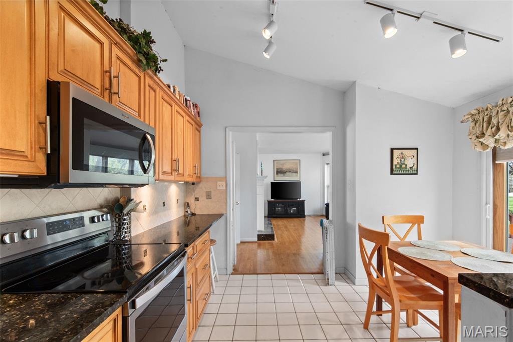 30 Fox Meadows