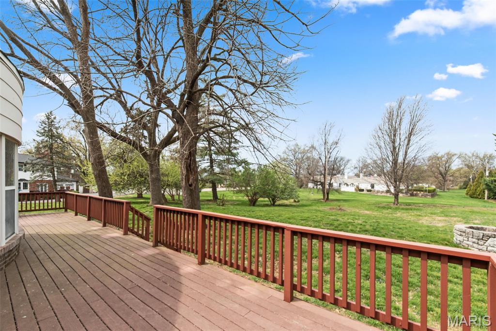 30 Fox Meadows