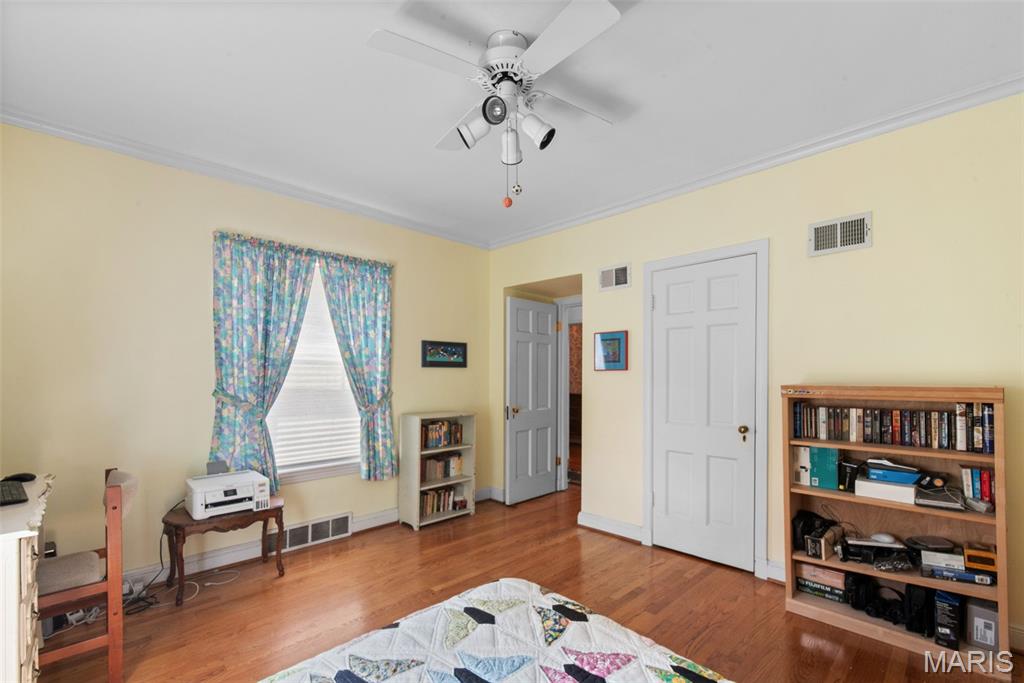 30 Fox Meadows