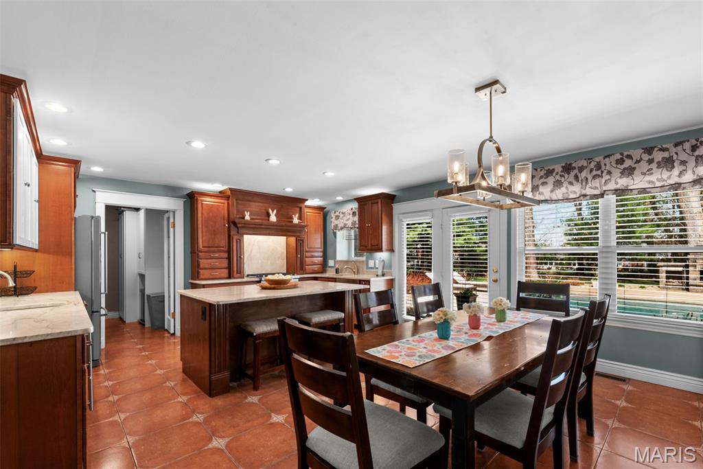 12301 Matthews Lane