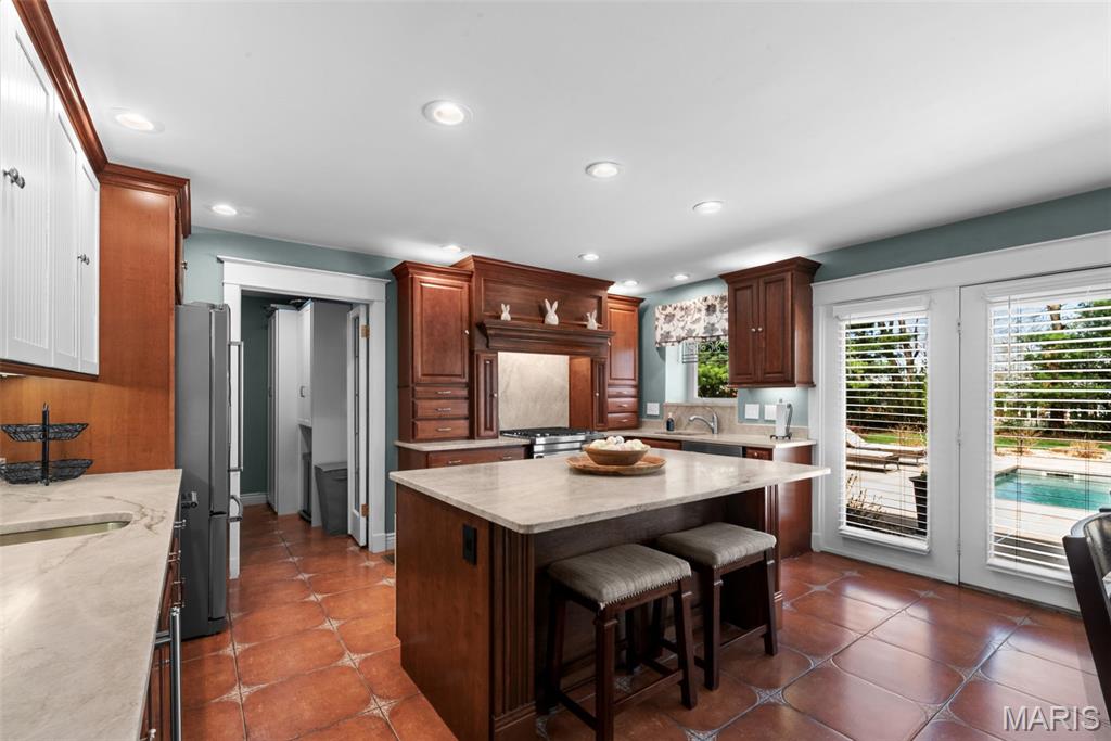 12301 Matthews Lane