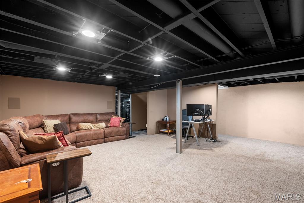 12301 Matthews Lane