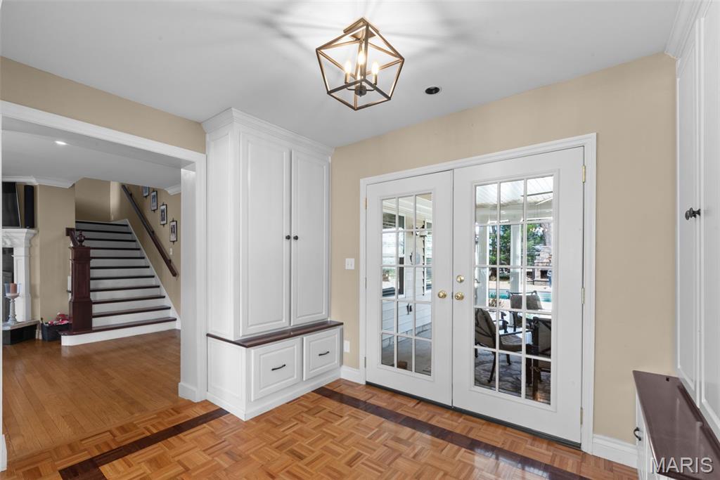 12301 Matthews Lane