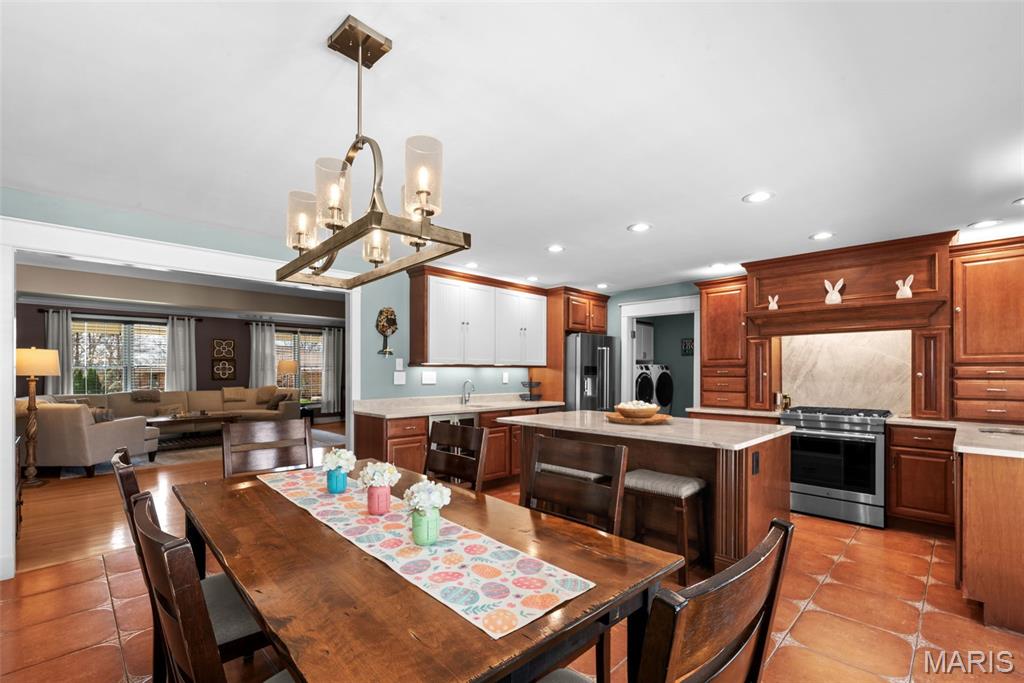 12301 Matthews Lane