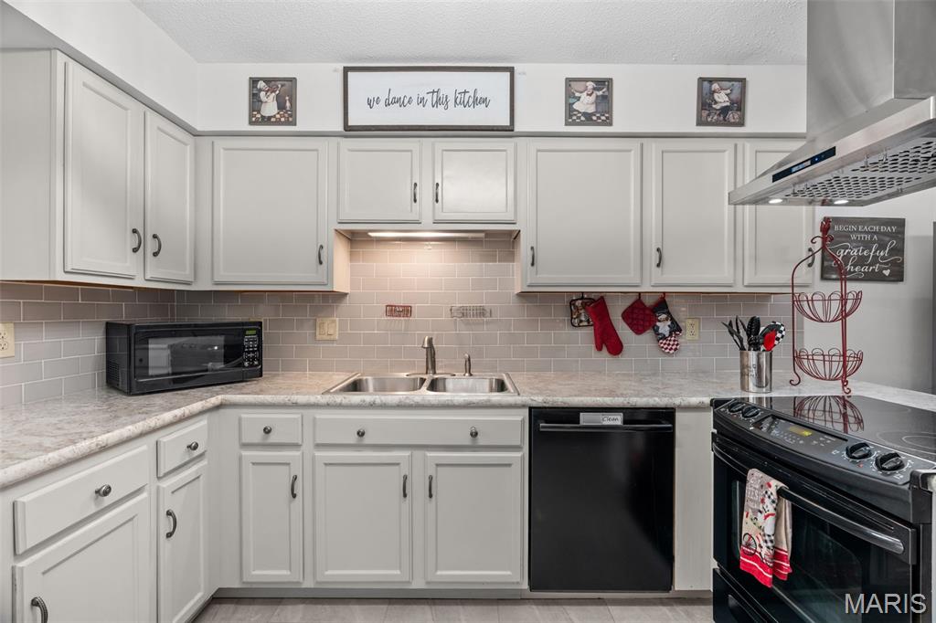 13708 La Conte Court