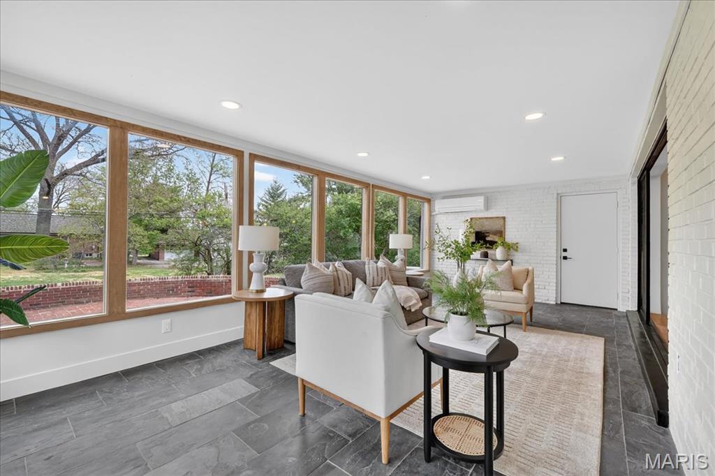 33 Stoneleigh Towers