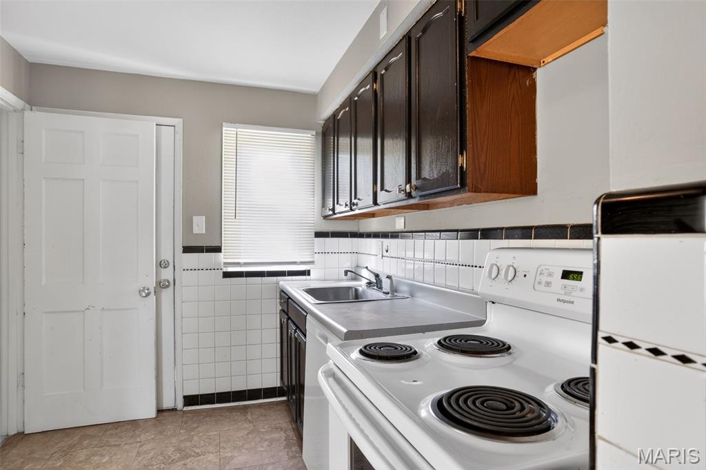 1124 Grenshaw Drive