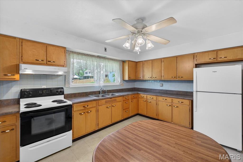25 Oakes Drive