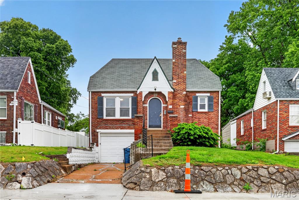 21 Robert Avenue