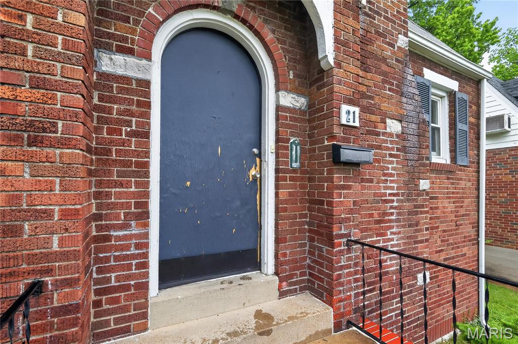 21 Robert Avenue