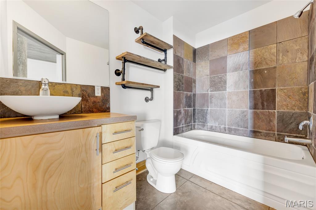 1601 Washington Avenue Unit: 310