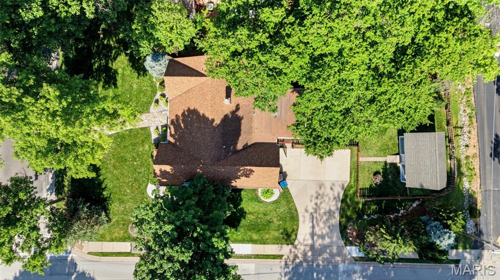 895 Brookside Drive