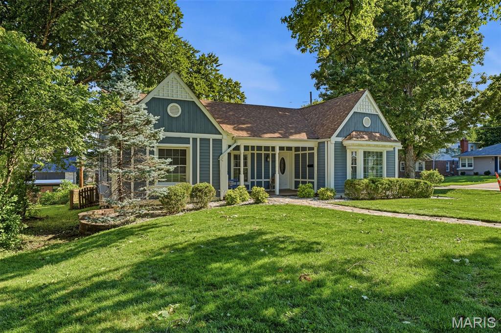 895 Brookside Drive
