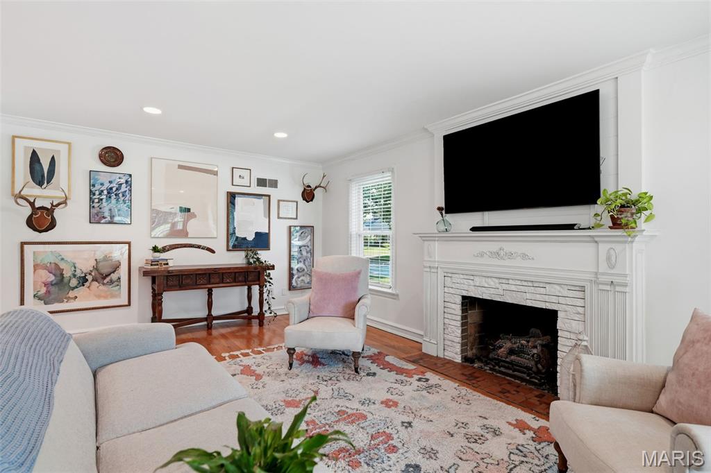 895 Brookside Drive