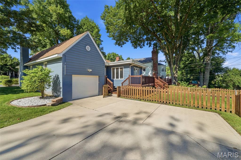 895 Brookside Drive