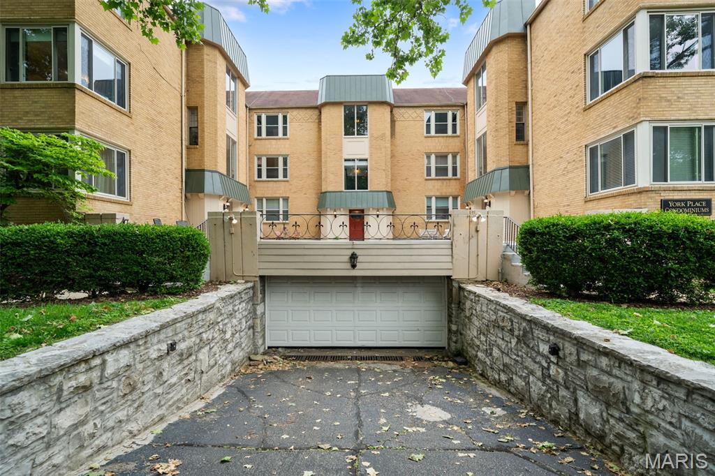 7542 York Drive Unit: 3E