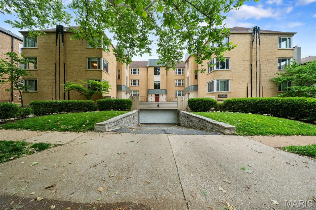 7542 York Drive Unit: 3E