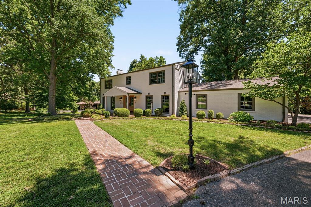 19 Sackston Woods Lane