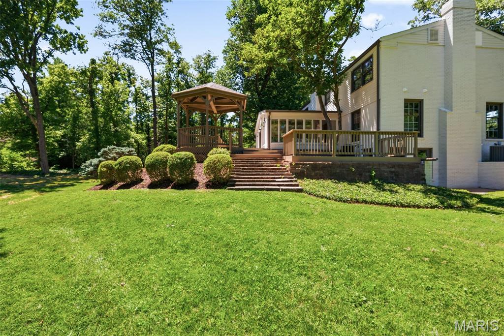 19 Sackston Woods Lane