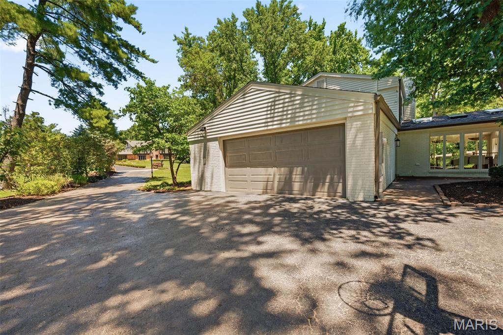 19 Sackston Woods Lane
